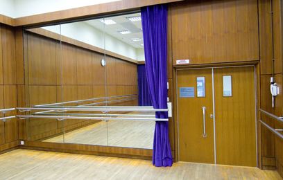 8�N���ɻ�ȱ�Č��I(y��)�赸�ҵĻ��A(ch��)�����O(sh��)��