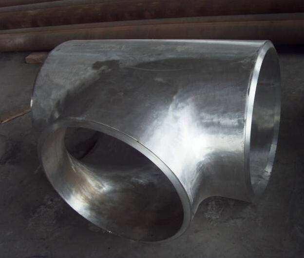 大口徑厚壁三通